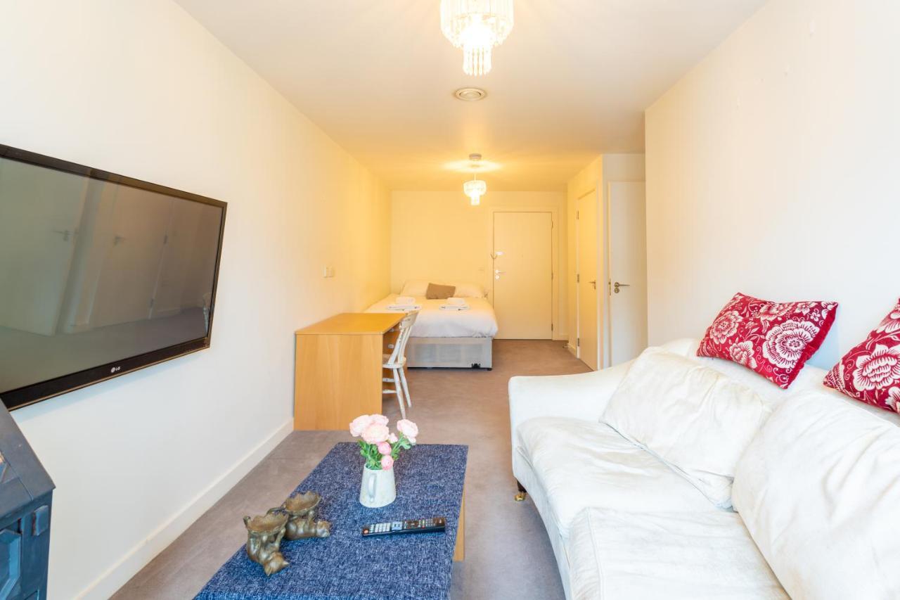 Amazing Modern 2 Bedroom Flat in Greenwich for 4 people Londen Buitenkant foto