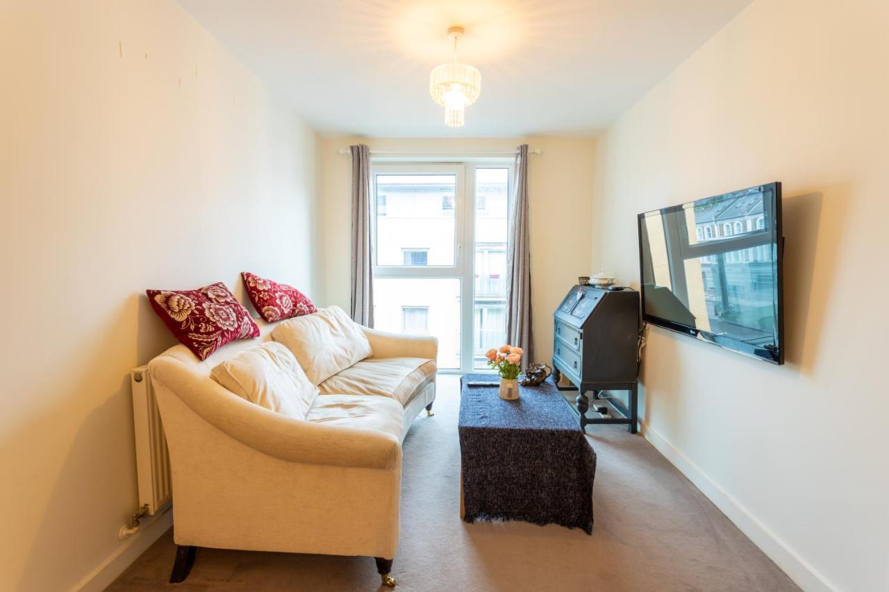 Amazing Modern 2 Bedroom Flat in Greenwich for 4 people Londen Buitenkant foto