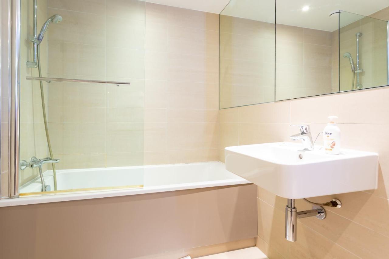 Amazing Modern 2 Bedroom Flat in Greenwich for 4 people Londen Buitenkant foto