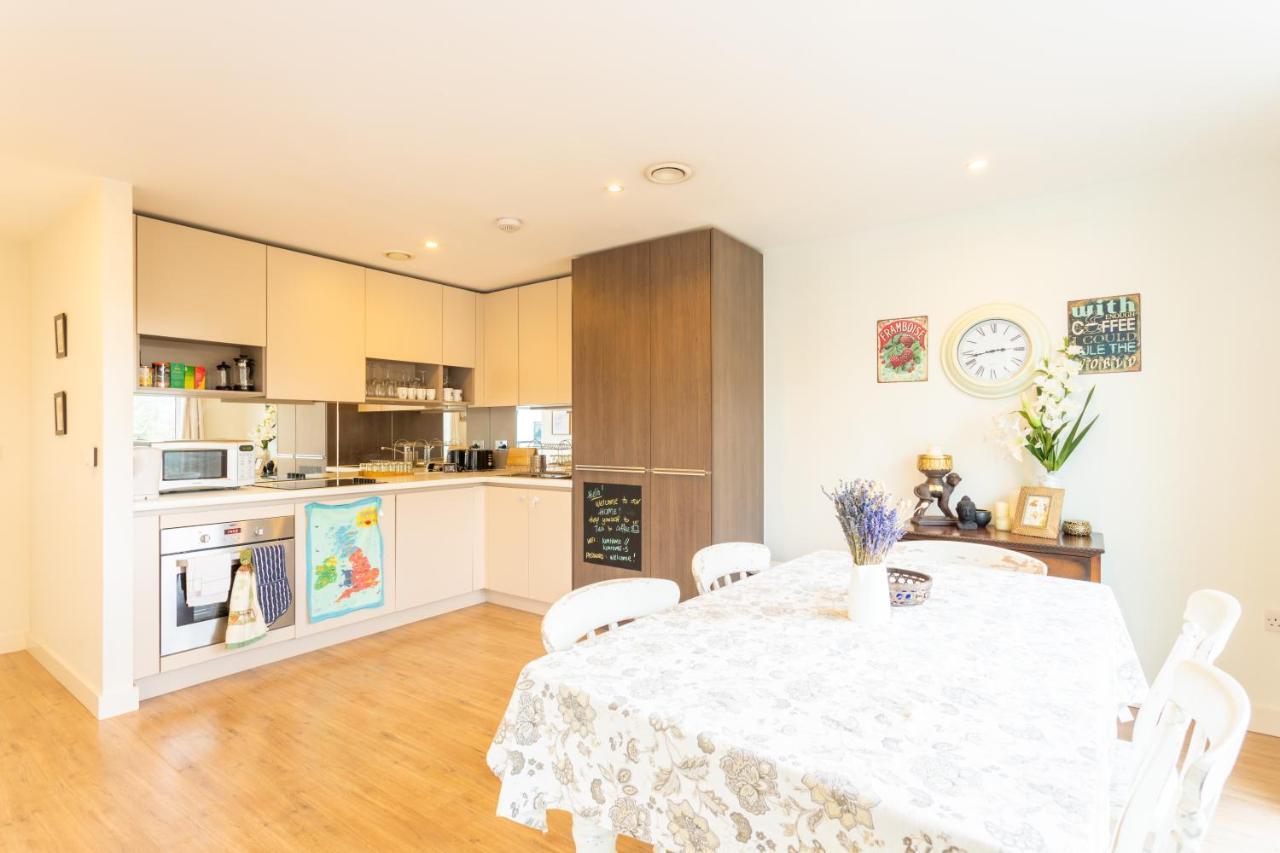 Amazing Modern 2 Bedroom Flat in Greenwich for 4 people Londen Buitenkant foto